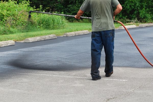 Lot Sealcoating in Franklin